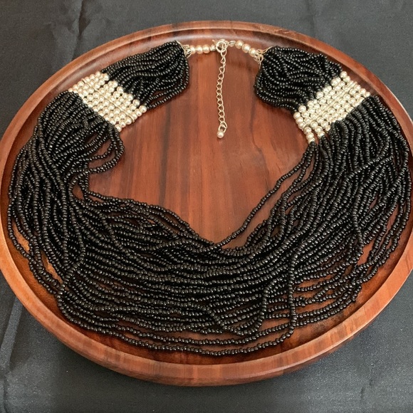 Black and silver bead multi strand necklace - Picture 2 of 4